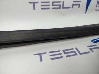Уплотнитель форточки двери передний левый Tesla model 3 2020г. 1090501-00 - Фото 3