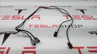 1004815-07-D Провод USB к Tesla model S Арт 9884126