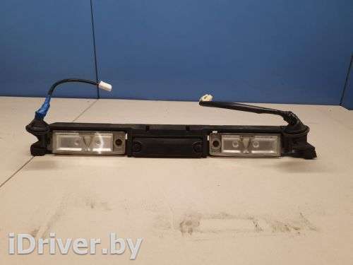Кнопка открывания багажника с фонарями подсветки номера Lexus GS 3 2005г. 8127030260 - Фото 1