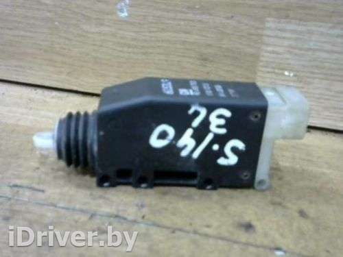 Активатор (привод) замка двери Opel Omega B 2000г. 90493703 - Фото 1