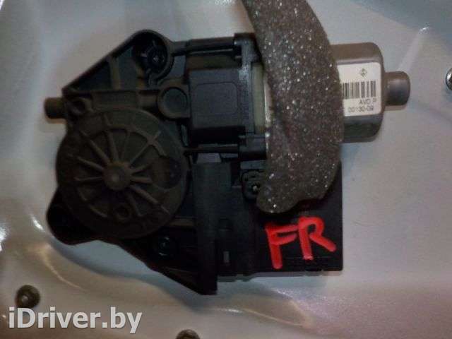 Моторчик стеклоподъемника Renault Fluence 2010г. 807301111R - Фото 1