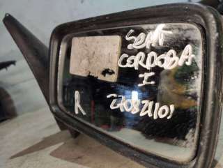 Зеркало правое Seat Cordoba 1 1995г.  - Фото 4