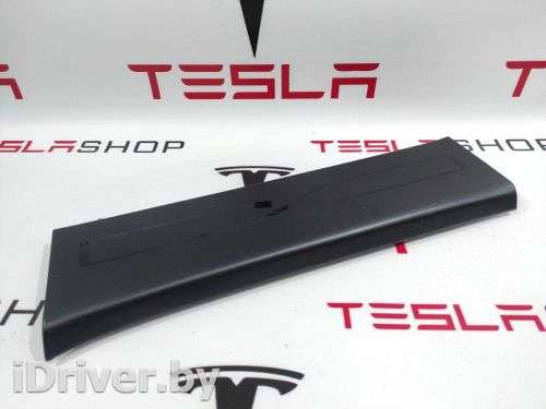 Накладка на порог Tesla model X 2017г. 1053189-00-F - Фото 1