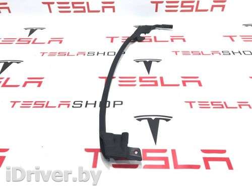 Уплотнитель двери задней правой Tesla model S 2021г. 1005422-00-D - Фото 1