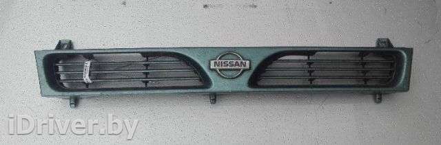решетка радиатора Nissan Sunny N14 1995г.  - Фото 1