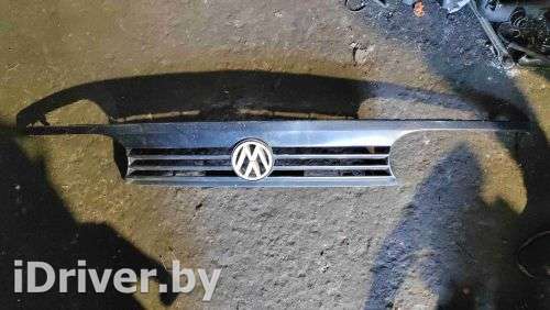 Решетка радиатора Volkswagen Golf 3 1995г. 1H6853653C - Фото 1