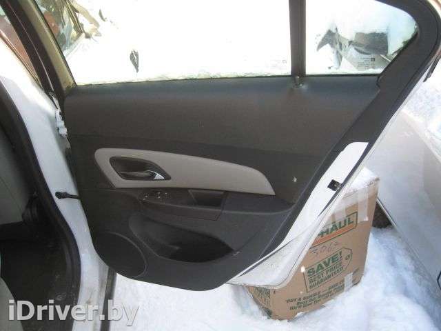 Обшивка двери задней правой (дверная карта) Chevrolet Cruze J300 2012г.  - Фото 1