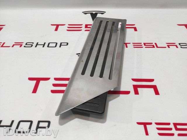 Панель для отдыха ноги водителя Tesla model S 2013г. 6005968-00-C - Фото 1