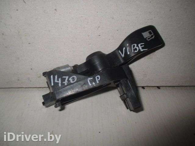 Ручка открывания лючка бензобака Pontiac Vibe 2002г.  - Фото 1