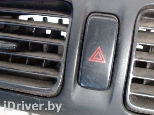 кнопка аварийной остановки Mazda 323 BJ 1999г.  - Фото 1