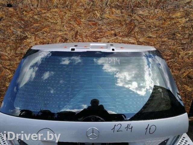 Заднее стекло Mercedes E W211 2003г.  - Фото 1