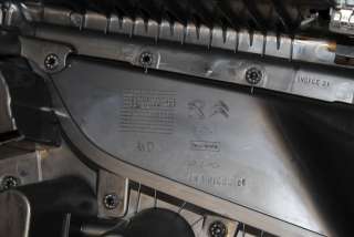 Обшивка двери передняя правая Peugeot 308 2 2015г. 96776522ZD - Фото 3