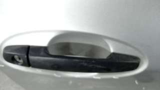 Ручка наружная передняя правая Toyota Yaris 2 2007г.  - Фото 2