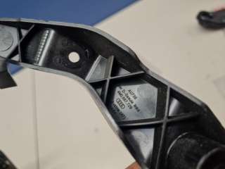 Кронштейн обшивки двери багажника Audi Q7 4M 2015г. 4M0867729 - Фото 3
