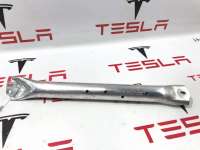 1007924-00-C,1003618-00-C Распорка стоек к Tesla model S Арт 9912308