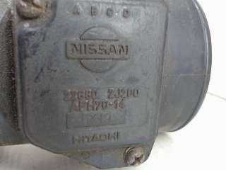 измеритель потока воздуха (расходомер) Nissan Primera 11 1997г.  - Фото 2