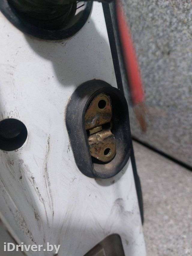 ограничитель открывания двери Volkswagen Vento 1995г.  - Фото 1