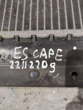Радиатор основной Ford Escape 1 2005г.  - Фото 4