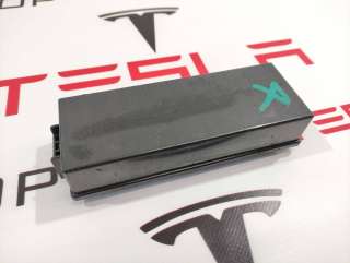1009096-01-H крышка блока предохранителей переднего к Tesla model S Арт 9896998