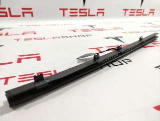 1038408-00-A,1038407-00-A Уплотнитель к Tesla model S Арт 9886900