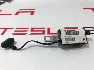1004808-00-C Усилитель антенны к Tesla model S Арт 9914658