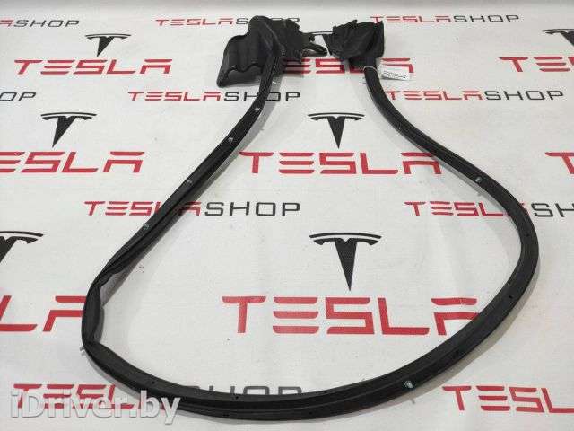 Уплотнитель Tesla model S 2015г. 6009594-00-D - Фото 1
