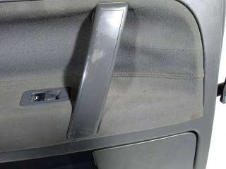 Обшивка двери задней левой (дверная карта) Volkswagen Touareg 1 2005г.  - Фото 6