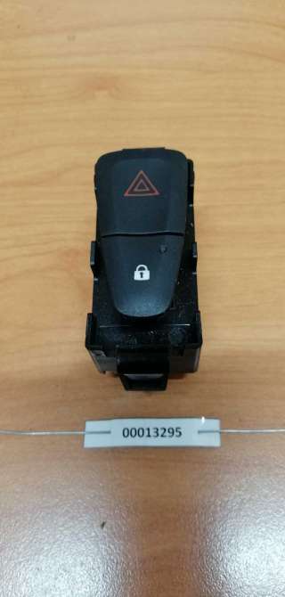  Кнопка аварийной сигнализации к Renault Sandero 2 Арт 00013295