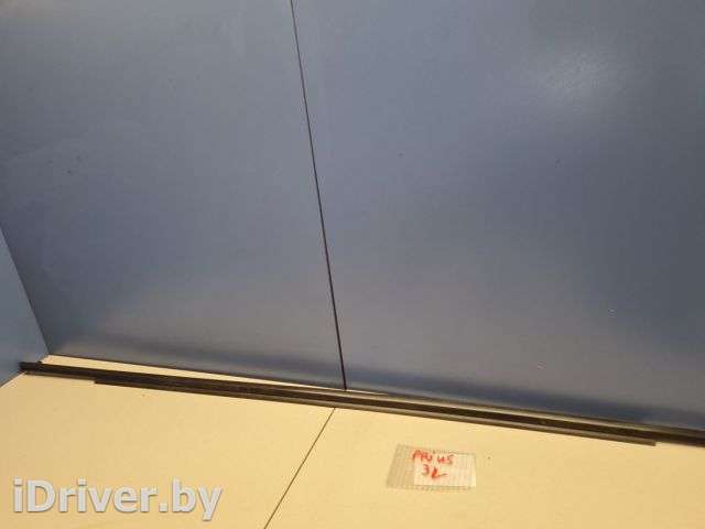 Молдинг стекла задней левой двери Toyota Prius 3 2012г. 7574047031 - Фото 1