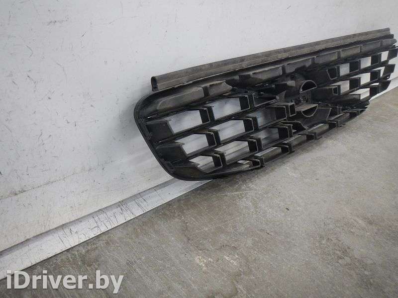 Решетка радиатора Volvo XC60 1 2009г.   - Фото 4
