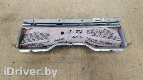 Подушка безопасности коленная Mercedes C W204 2012г. A2048602002 - Фото 1