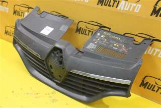 Решетка радиатора Renault Logan 2 2012г.  - Фото 2