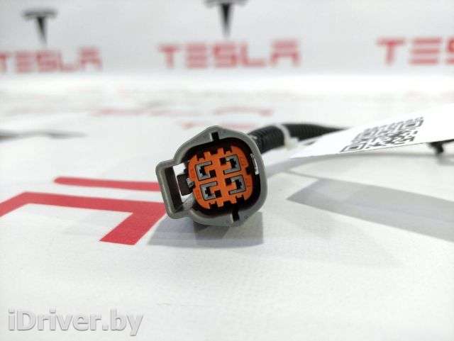 Разъем (фишка) проводки Tesla model S 2015г. 1009096-00-G - Фото 1
