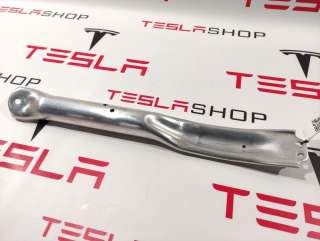 1064611-00-B Распорка стоек правый к Tesla model S Арт 9884543