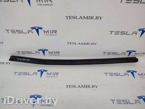 уплотнитель Tesla model S 2014г. 1038405-00,1038406-00 - Фото 1