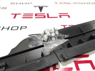 Накладка на порог Tesla model Y 2020г. 1497741-00-B,1497649-00-B - Фото 5