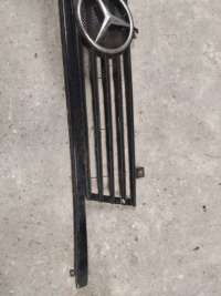Решетка радиатора Mercedes Vito W638 1997г.  - Фото 3