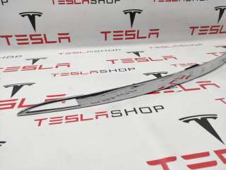 1008856-00-C,1011685-00-C Молдинг крышки багажника к Tesla model S Арт 9917918