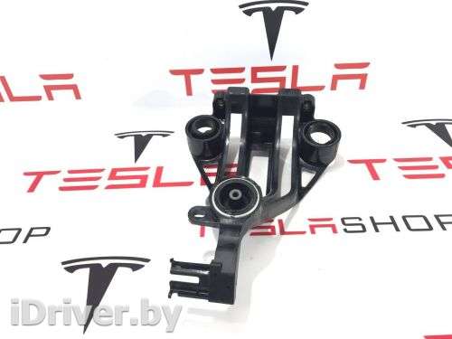 Кронштейн компрессора кондиционера Tesla model S 2021г. 1501256-00-K,1606824-00-C,1621406-00-B - Фото 1