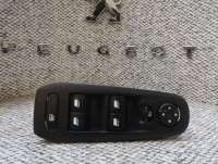  Блок кнопок к Peugeot 308 2 Арт H9820434