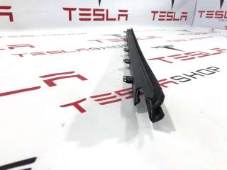 уплотнитель Tesla model S 2017г. 1038406-00-A,1038405-00-A - Фото 3