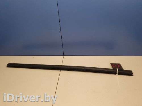 Накладка стекла передней правой двери Ford Focus 3 2011г. 1890786 - Фото 1