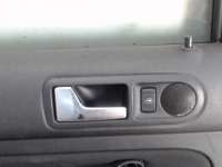  кнопка стеклоподъемника зад лев к Volkswagen Golf 4 Арт 22015964/10