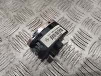 Кнопка открытия багажника Mercedes E W211 2002г. A2118211151 - Фото 2