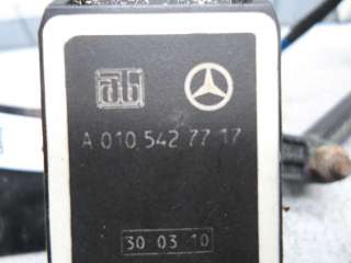 Датчик дорожного просвета Mercedes GL X166 2010г. 0105427717 - Фото 4
