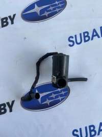 Насос (моторчик) омывателя стекла Subaru Outback 1 2003г.  - Фото 4