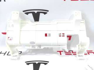 1101626-00-G Кронштейн к Tesla model 3 Арт 9901944