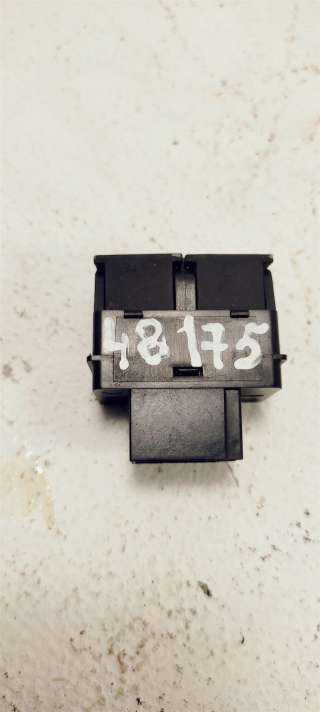 8E1962109 Кнопка аварийной сигнализации к Audi A4 B7 Арт 48175