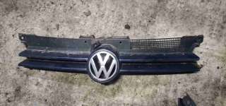 Решетка радиатора Volkswagen Golf 4 2001г. 1J0853651D - Фото 2