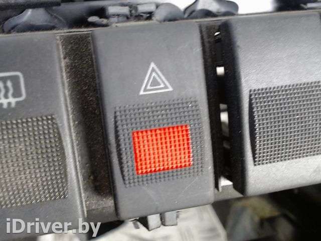 кнопка аварийной остановки Audi A4 B5 1996г.  - Фото 1